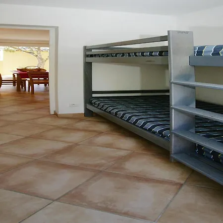 Lovely In Borgo With Shared Pool