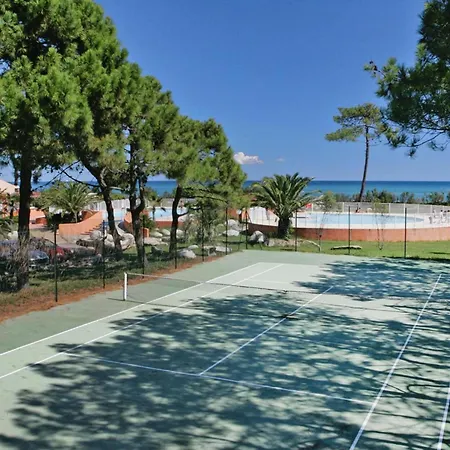 Lovely In Borgo With Shared Pool