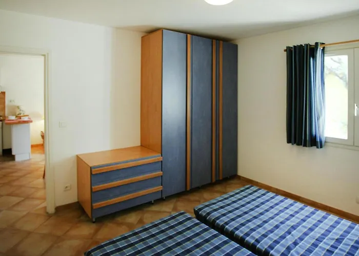 Apartamento Lovely In With Shared Pool